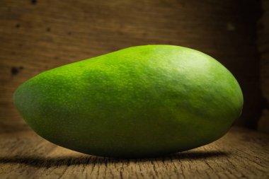 Mango tahtaya yeşil. Asya. sabah 