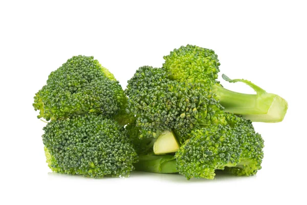 Brokoli dilim. yığın. Beyaz arka plan üzerinde izole — Stok fotoğraf