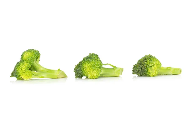 Brokoli dilim. Beyaz arka plan üzerinde izole — Stok fotoğraf