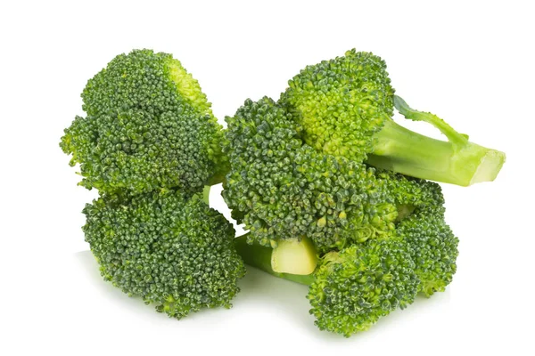 Brokolice řezy. hromada. izolované na bílém pozadí — Stock fotografie