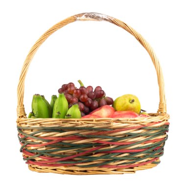 beyaz zemin üzerinde meyve sepeti.