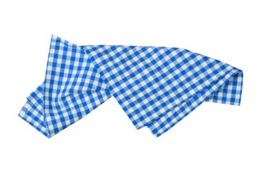 Beyaz arkaplanda mavi ve beyaz kareli peçete izole.