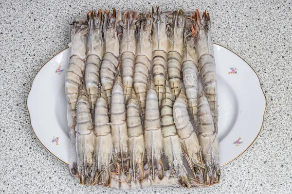 Frozen Seafood Background Closeup Frozen Fresh Raw Tiger Shrimps Plate — Stock Photo, Image