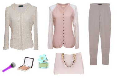 Kolaj kadın kıyafetleri. Beyaz arka planda izole edilmiş şık ve modaya uygun kadın bluzları, pantolonları, el çantaları ve aksesuarları. Son moda eğilimleri.