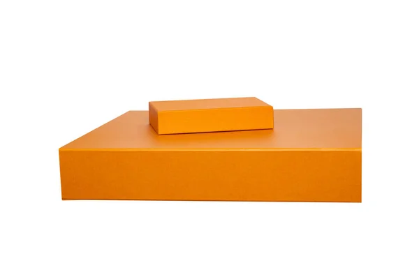 Cajas aisladas sobre un fondo blanco. Plantilla de caja de regalo. Caja de regalo aislada. Primer plano de dos cajas de regalo o cartón naranja —  Fotos de Stock