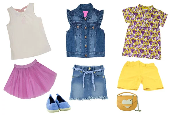 Coleção conjunto de roupas de verão menina pequena isolado em um ba branco — Fotografia de Stock
