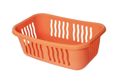 Boş sepet izole edilmiş. Boş bir turuncu plastik çamaşır sepeti iso