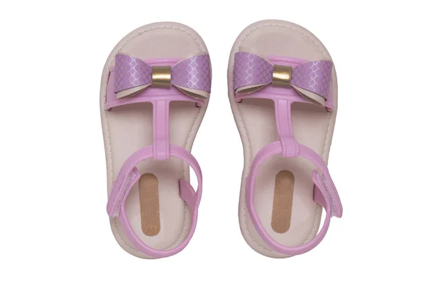 Růžové sandály izolované. Zblízka krásné růžové sandály s přídí — Stock fotografie
