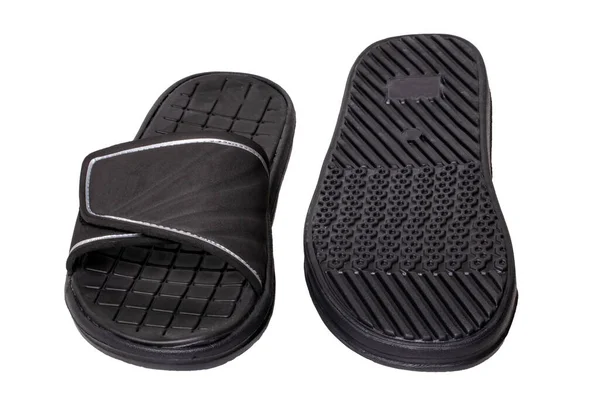 淋浴游泳池或海滩的一双黑色橡胶凉鞋或拖鞋的特写 外底防滑 白色背景隔离 — 图库照片