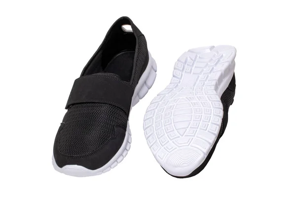 Mans的黑色鞋子 一双黑色运动鞋或运动鞋的特写 与白色背景隔离 优雅时髦的男式鞋袜 — 图库照片