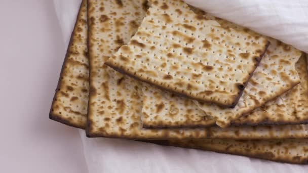 Matzoh pascual giratorio, pan de fiesta judío — Vídeos de Stock