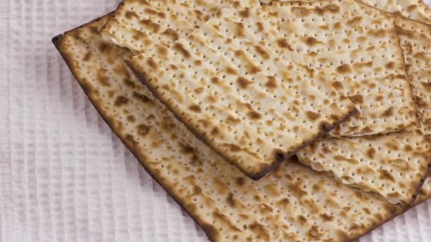 Πάσχα matzoh, εβραϊκό ψωμί Γιορτού. — Αρχείο Βίντεο