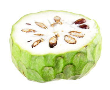 Olgun cherimoya meyve kesit beyaz arka plan üzerinde izole içinde ikiye böldüm