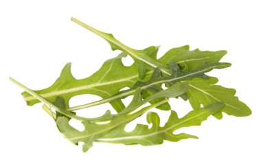 Beyaz arka plan üzerinde izole roka (Rucola veya roket salata) taze yeşil yaprakları