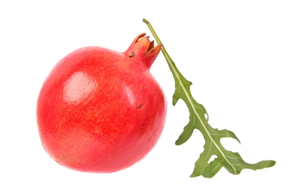 Dojrzałe Czerwone Granatu Owoców Świeżych Zielonych Liści Rukoli Rucola Lub — Zdjęcie stockowe