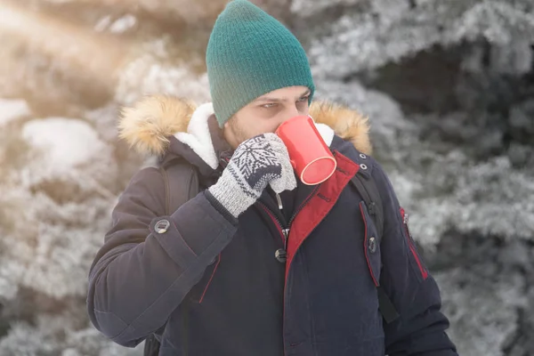 Portrait Men Who Drink Warm Tea Outdoors Snow Day — Stok Foto
