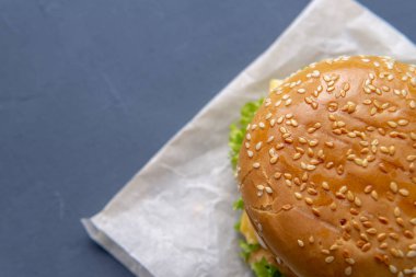 Köfte ile Burger, salata, domates ve peynir bir dilim, Oni