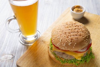 Köfte ile Burger, salata, domates ve peynir bir dilim, Oni