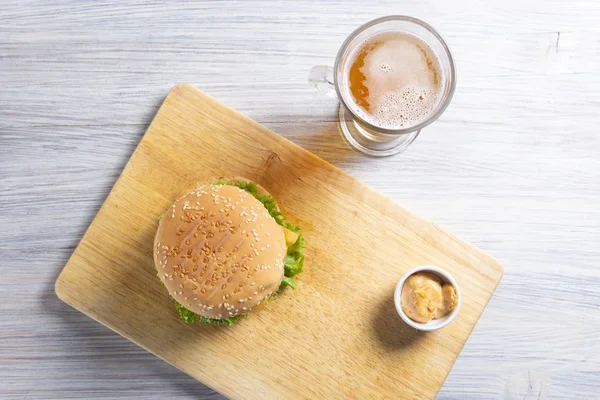 Köfte ile Burger, salata, domates ve peynir bir dilim, Oni