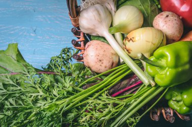 Domates, lahana, soğan, patates, biber, sarımsak, havuç ve pancar