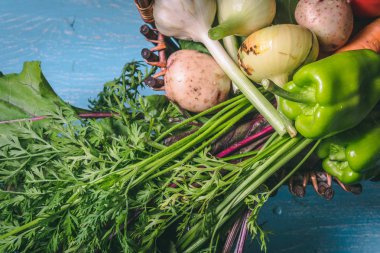 Domates, lahana, soğan, patates, biber, sarımsak, havuç ve pancar