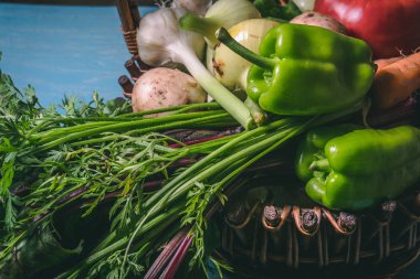 Domates, lahana, soğan, patates, biber, sarımsak, havuç ve pancar