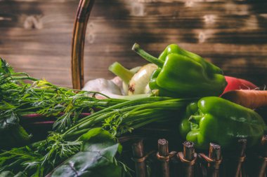 Domates, lahana, soğan, patates, biber, sarımsak, havuç ve pancar