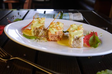 güzel etli sebze ve peynir pişmiş incelik