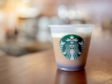 Sıcak kahve Kupası tatma Mini plastik. Starbucks Coffee Shop ahşap tablo müşteri için ücretsiz tat kahve.