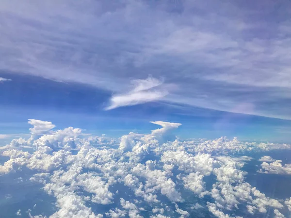 Cloudscape Lindas Nuvens Céu Vista Aérea Janela Avião Céu Azul — Fotografia de Stock