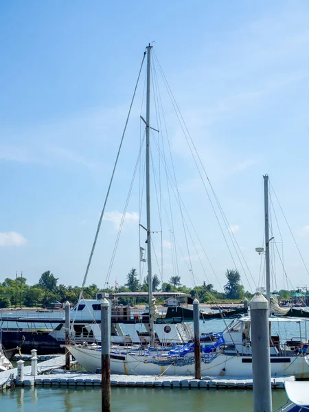 Luxury Yachts Docked Seaport Marina Parking Modern Motor Boats Sea — Stock Photo, Image