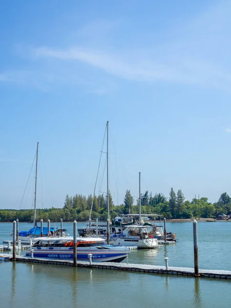 Krabi Tailandia Noviembre 2018 Velero Yates Lujo Atracados Estilo Vertical — Foto de Stock