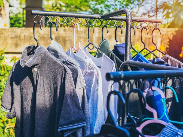 Vele Kleuren Shirts Hanger Zijn Opknoping Waslijn Met Zon — Stockfoto