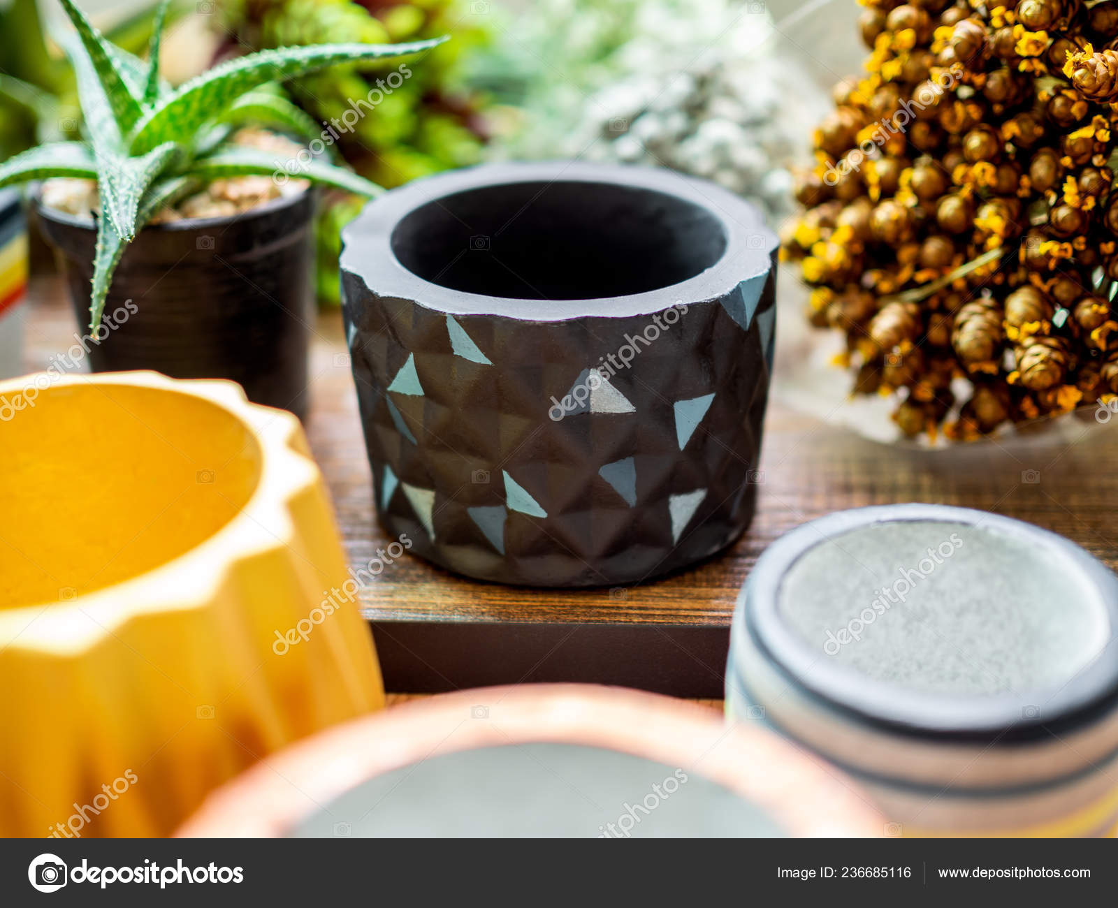 Wooden Table Planters  . The Table Needs To Be Long And Wide Enough To Leave At Least One Foot Of Table Surface Around The Add Planter.