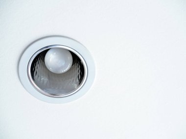 Led tavan ışığı. Beyaz tavan ba ampul ile Downlight