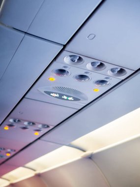 Kontrol paneli yükü ve ekonomi sınıfı cabi simgeler