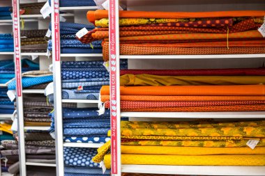 Pretoria, Güney Afrika, Haziran 7-2018: Afrika Tekstil Kumaş Mağazası sergilenmektedir. Bu kumaşlar Shwe Shwe kumaşlar denir.