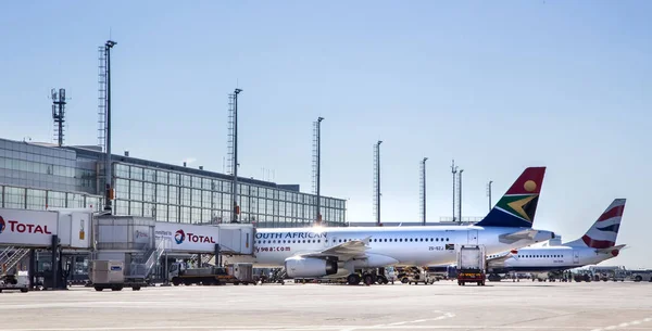 O r Flughafen Tambo in Südafrika — Stockfoto