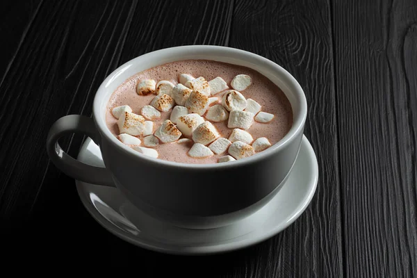 Kaffe Latte Med Marshmallow Svart Bord — Stockfoto