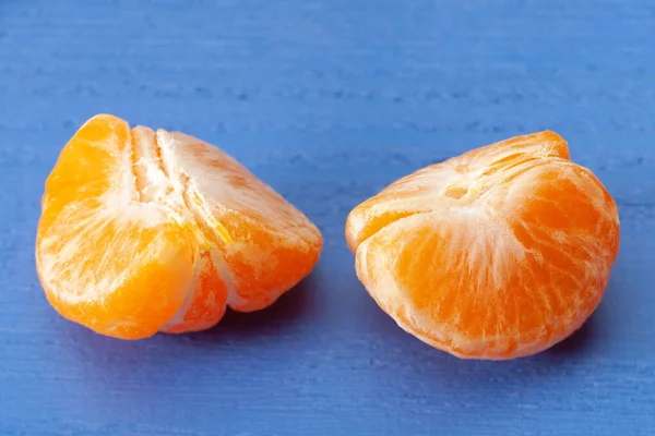 Reife Mandarinenfrüchte Nahaufnahme Auf Blauem Hintergrund — Stockfoto