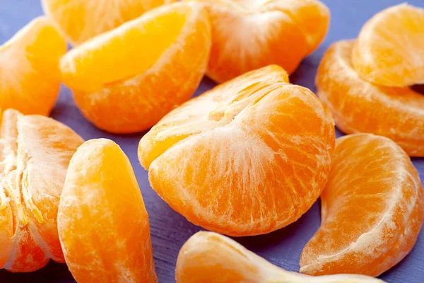 Reife Mandarinenfrüchte Nahaufnahme Auf Blauem Hintergrund — Stockfoto