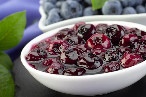 Blueberry Berry Berry Manis Selai Closeup Piring Putih — Stok Foto