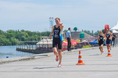 Kadınlar yarışı Dnipro Etu triatlon gençler Avrupa Kupası sırasında 03 Haziran 2018 Dnipro, Ukrayna rekabet Dnipro, Ukrayna - 03 Haziran, 2018:Winner (Tjasa Vrtacic, Slovenya)
