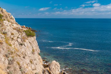 Güzel Karadeniz sahilinde bahar mevsimi, Kırım yarımadası
