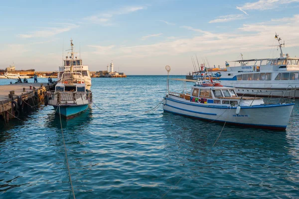 Yalta Ukraine September 2011 Pleasure Fishing Boats Waiting Tourists Black — Stock Photo, Image