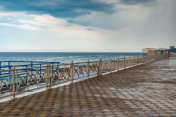 Vacío Frente Mar Negro Parte Central Ciudad Alushta Después Lluvia — Foto de Stock