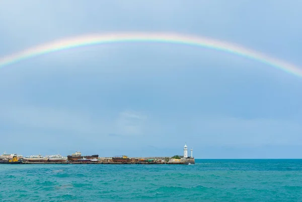 Arcobaleno Sopra Faro Nella Città Yalta Nella Penisola Crimea — Foto Stock