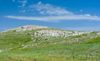 Chatyr-Dah dağlık massif Kırım Yarımadası'nda bahar peyzaj