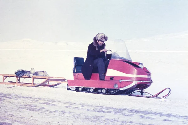 Tjuktjerhalvön Ussr April 1979 Sovjetiska Guld Malmletare Transporter Snöskoter Glas — Stockfoto