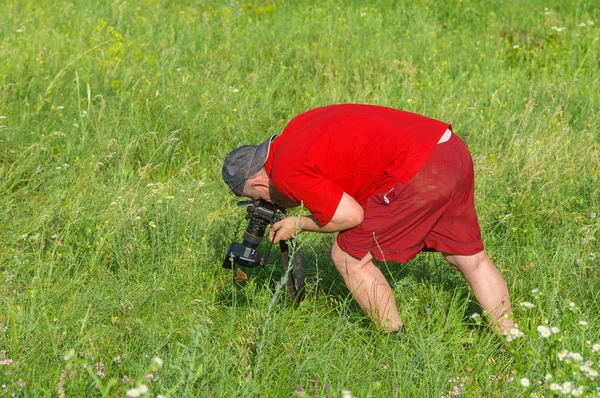 Zor Bend Olgun Fotoğrafçı Vahşi Doğanın Fotoğraf Çekme — Stok fotoğraf